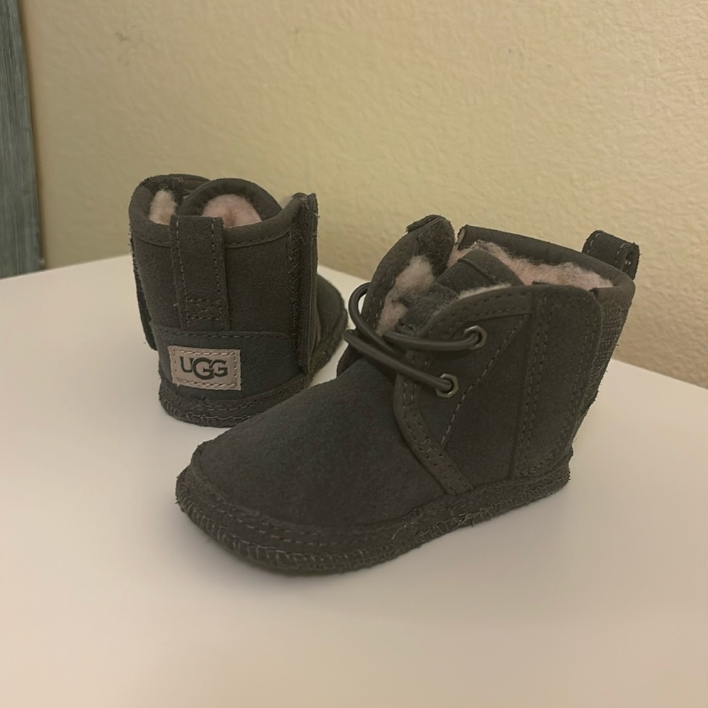 UGG baby boots size 02/03 BRAND NEW